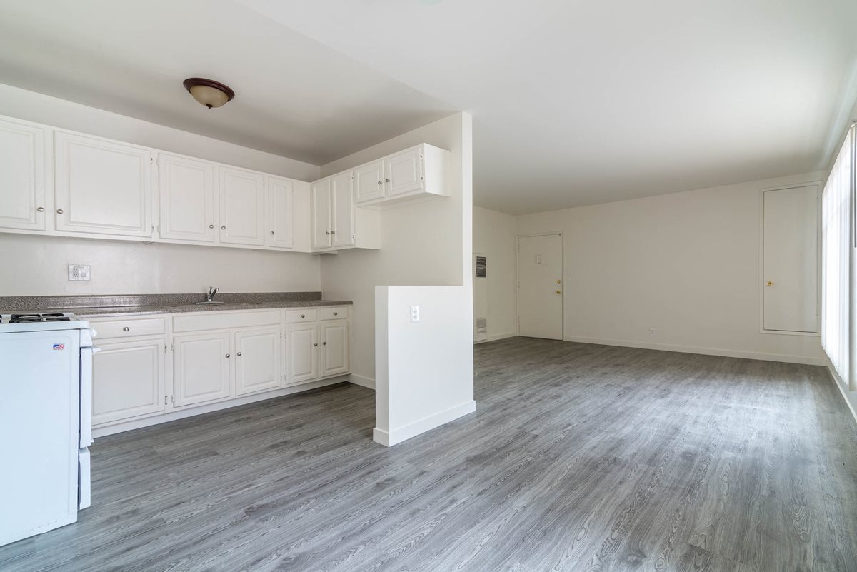 3425 Club Apartments